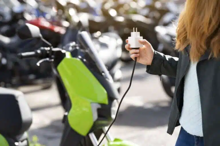 anuncio oficial el bono ecologico para motos y scooters electricos llega a su fin