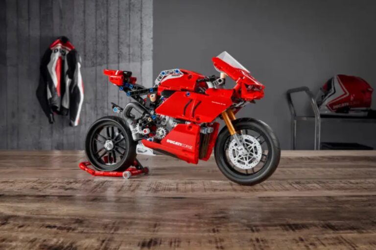 una mini maquina de alto nivel la lego technic ducati panigale v4 s