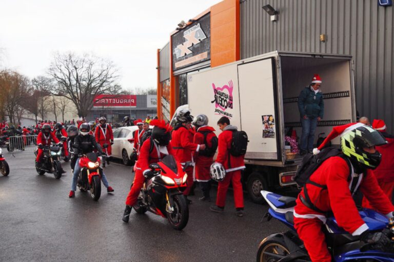 Los Papás Noel Motociclistas toman Reims: ¡un desfile que causa sensación!