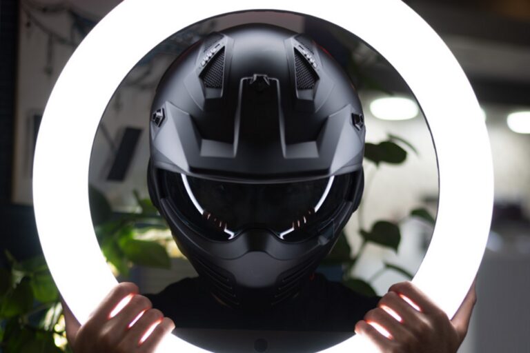 Casco de moto con IA: La tecnología que protege tu vida ofreciendo visión de 360°