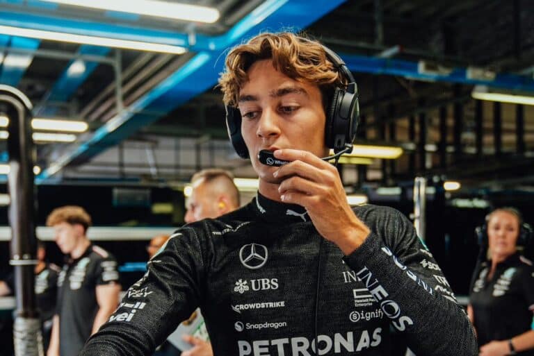 descubre todo sobre la temporada de f1 2025 con mercedes, donde los pilotos antonelli y russell buscan llevar al equipo a la cima. análisis, novedades y proyecciones en un año emocionante para la escudería.