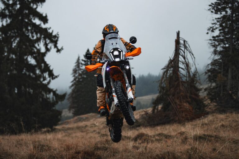 ktm 390 adventure r una moto disenada para los amantes del rally y la aventura