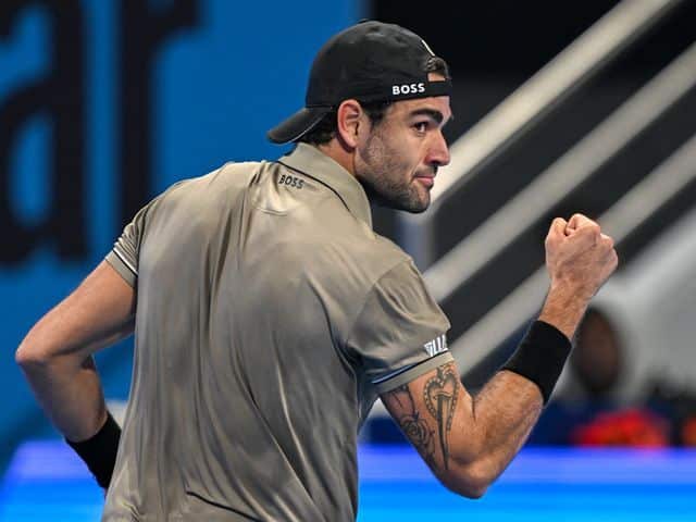 rossi muestra su apoyo a berrettini en doha, destacando la importancia del compañerismo en el tenis. descubre cómo este respaldo puede influir en el desempeño de berrettini en el torneo.