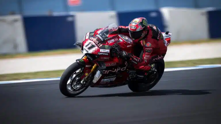 superbike: la batalla épica entre ducati y bmw en el inicio del campeonato mundial en phillip island