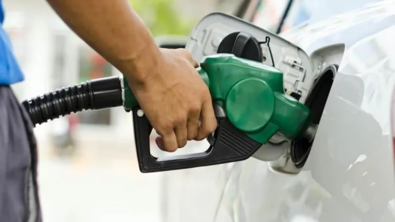 descubre las mejores opciones de gasolina barata en tu área. ahorra en cada repostaje y mantén tu vehículo en óptimas condiciones. ¡no te pierdas las mejores ofertas y consejos para encontrar la gasolina más económica!