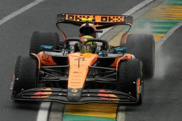 descubre las posibles demoras en el gran premio de australia de f1 debido a condiciones meteorológicas adversas. mantente informado sobre las últimas actualizaciones y cómo el clima podría afectar la carrera.