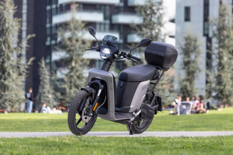 el xkp80 el scooter hecho en italia llega a francia